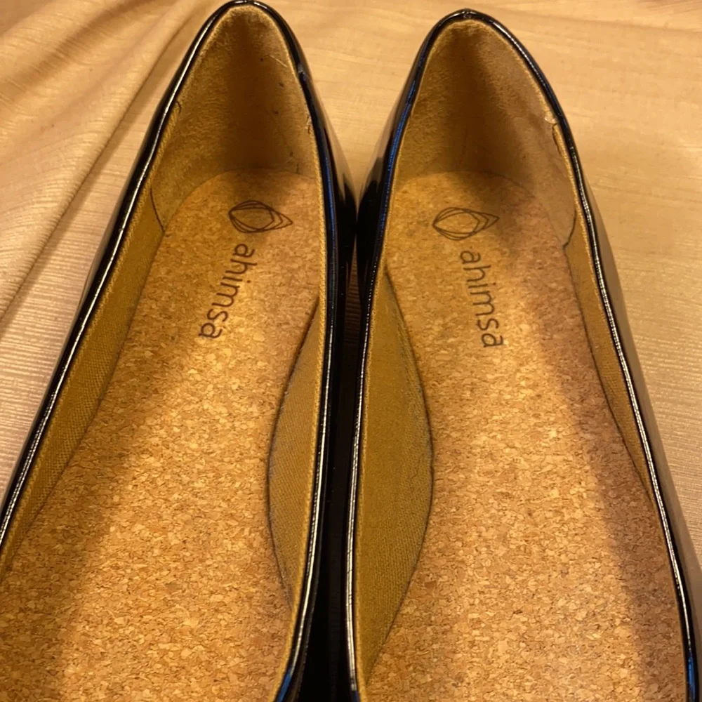 NWOT Ahimsa point toe cork footbed flats 2